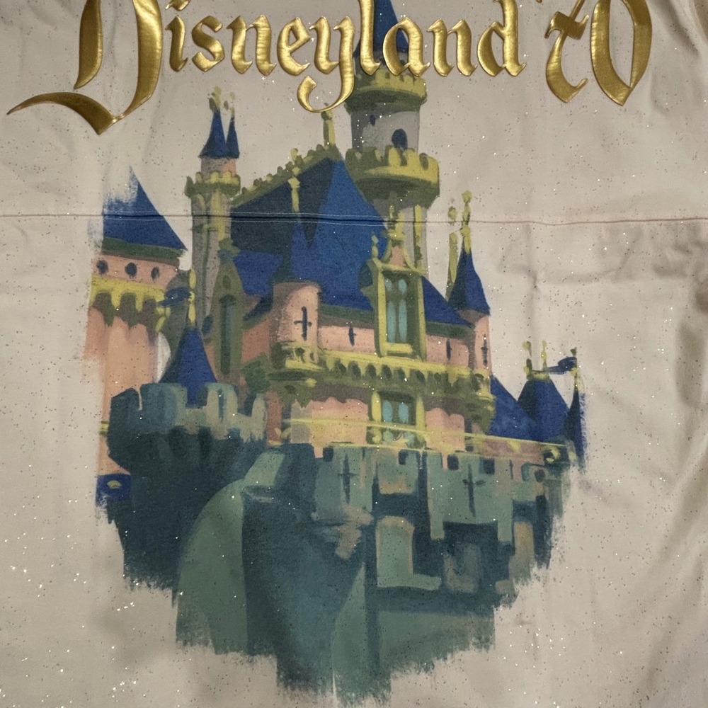 Disney Spirit Jersey Disneyland 70th Anniversary Gold Glitter Castle Cream XL - Picture 8 of 13